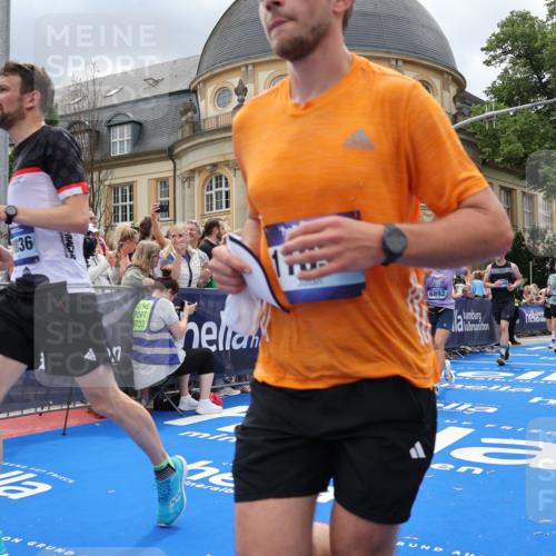 29.06.2025 - hella hamburg halbmarathon Strokosch-Dieckow http://msf.ph/oto/8317278 29.06.2025 10:58:04 Ziel 1200, 1563, 1611, 2907, 3141, 4319, 4426, 4579, 6531, 6892, 8089, 8290, 10036, 10408, 11832, 12378, 12773, 13465, 13666, 15090, 15125, 15189, 15527, 18762 meine-sportfotos.de
