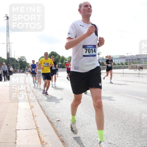 29.06.2025 - hella hamburg halbmarathon Lena Gebhardt http://msf.ph/oto/8317295 29.06.2025 10:12:38 Lombardsbrücke 98, 14540, 5597, 7014, 1020, 1051, 1249, 1610, 1785, 1850, 1851, 1939, 2531, 2661, 2891, 2963, 2964, 3182, 3248, 3262, 3746, 4453, 4499, 4554, 5150, 5166, 5176, 5597, 5598, 6207, 6822, 6871, 6966, 7014, 7474, 7907, 8917, 8971, 9253, 9254, 9405, 9705, 10067, 10581, 10685, 11025, 11509, 11720, 12456, 13566, 13816, 14313, 14540, 14863, 14868, 14869, 15012, 15369, 16323, 16379, 16473, 16826, 16911, 17061, 17994, 18178, 18429, 18493, 18530 meine-sportfotos.de