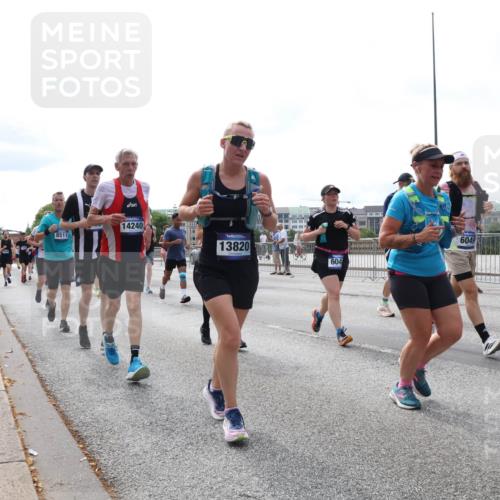 29.06.2025 - hella hamburg halbmarathon Lena Gebhardt http://msf.ph/oto/8317309 29.06.2025 10:22:31 Lombardsbrücke 8511, 14240, 13820, 604, 6049, 1003, 1029, 1187, 1419, 1598, 2009, 2022, 2063, 2294, 2351, 2479, 2514, 2766, 2886, 3003, 3050, 3108, 3172, 3430, 3457, 3458, 3511, 3600, 3601, 3768, 3910, 3946, 4113, 4114, 4131, 4366, 4556, 4559, 4829, 4969, 4970, 5079, 5223, 5343, 5798, 5838, 6030, 6048, 6049, 6303, 6307, 6347, 6820, 6826, 6899, 6977, 7097, 7188, 7190, 7276, 7529, 7794, 7925, 8355, 8431, 8511, 8855, 8884, 8931, 8954, 9256, 10826, 14801 meine-sportfotos.de