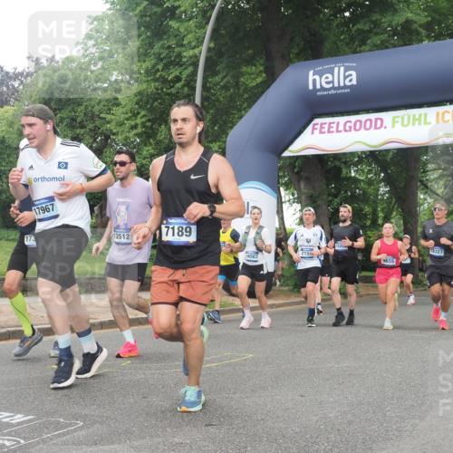 29.06.2025 - hella hamburg halbmarathon KatJ http://msf.ph/oto/8317328 29.06.2025 10:45:24 Zwischen KM18-KM19 1319, 2159, 4767, 5084, 6138, 7189 meine-sportfotos.de