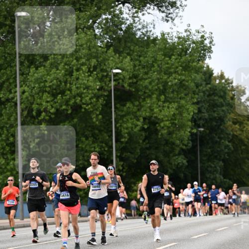29.06.2025 - hella hamburg halbmarathon Dr. Thomas Lammeyer http://msf.ph/oto/8317346 29.06.2025 10:38:53 Kennedybrücke 2355, 2376, 2751, 2801, 3130, 3420, 4540, 5453, 5609, 6105, 6171, 6310, 6329, 6843, 7299, 7644, 8021, 8589, 8965, 9379, 9448, 10674, 11245 meine-sportfotos.de