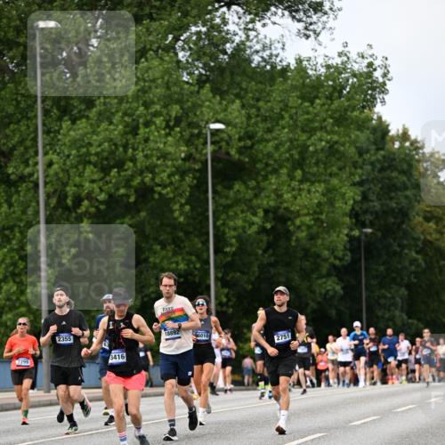 29.06.2025 - hella hamburg halbmarathon Dr. Thomas Lammeyer http://msf.ph/oto/8317359 29.06.2025 10:38:53 Kennedybrücke 2355, 2376, 2751, 2801, 3130, 3420, 4540, 5453, 5609, 6105, 6171, 6310, 6329, 6843, 7299, 7644, 8021, 8589, 8965, 9379, 9448, 10674, 11245 meine-sportfotos.de