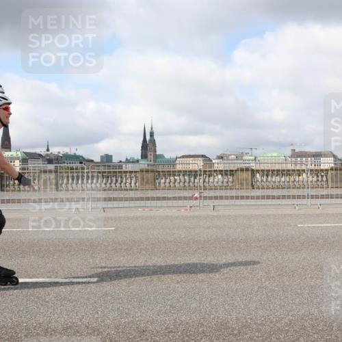 29.06.2025 - hella hamburg halbmarathon Lena Gebhardt http://msf.ph/oto/8317382 29.06.2025 09:07:37 Lombardsbrücke 287 meine-sportfotos.de