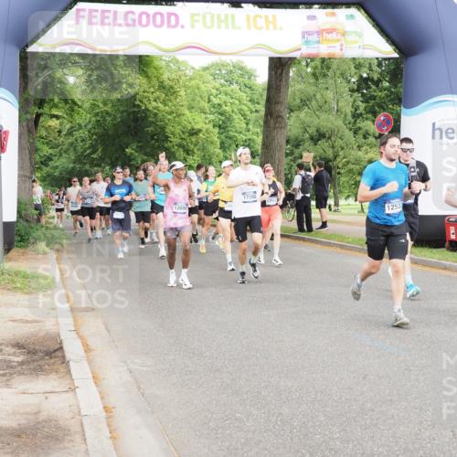 29.06.2025 - hella hamburg halbmarathon MichiJ http://msf.ph/oto/8317424 29.06.2025 10:36:45 Zwischen KM18-KM19 1086, 1342, 9723, 10184, 12094, 12533, 13269, 13690, 13962, 14033, 14990, 17173, 17395, 17855, 18058, 18926, 19112 meine-sportfotos.de