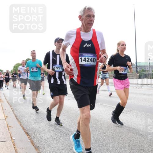 29.06.2025 - hella hamburg halbmarathon Lena Gebhardt http://msf.ph/oto/8317431 29.06.2025 10:22:32 Lombardsbrücke 6347, 8511, 17291, 14240, 10663, 611, 60, 1003, 1029, 1187, 1419, 1598, 2009, 2022, 2063, 2294, 2351, 2479, 2514, 2766, 2886, 3003, 3050, 3108, 3172, 3430, 3457, 3458, 3511, 3600, 3601, 3910, 3946, 4113, 4114, 4131, 4366, 4556, 4559, 4829, 4969, 4970, 5079, 5223, 5343, 5798, 5838, 6030, 6048, 6049, 6303, 6307, 6347, 6820, 6826, 6899, 6977, 7097, 7188, 7190, 7276, 7529, 7794, 7925, 8355, 8431, 8511, 8855, 8884, 8931, 8954, 9256, 10826, 14525, 14801 meine-sportfotos.de