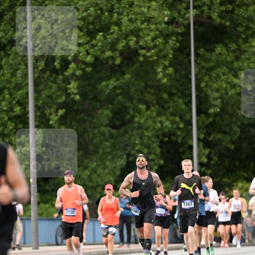 29.06.2025 - hella hamburg halbmarathon Dr. Thomas Lammeyer http://msf.ph/oto/8317438 29.06.2025 10:38:57 Kennedybrücke 2355, 2376, 2482, 2751, 2801, 3130, 3420, 4884, 5453, 6105, 6171, 6310, 6329, 7299, 8021, 8369, 8589, 8965, 9164, 9248, 9379, 9448, 10606, 10674, 11245 meine-sportfotos.de