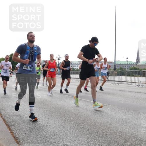 29.06.2025 - hella hamburg halbmarathon Lena Gebhardt http://msf.ph/oto/8317459 29.06.2025 10:37:28 Lombardsbrücke 1337, 2016, 2762, 17965, 17307, 1022, 1276, 1337, 1475, 1488, 1490, 1597, 1819, 2016, 2031, 2072, 2104, 2199, 2272, 2480, 2486, 2640, 2853, 3127, 3230, 3633, 3714, 4097, 4347, 4733, 5146, 5171, 5186, 5224, 5522, 5538, 5560, 5640, 5786, 5790, 5875, 5940, 6172, 6243, 6584, 6804, 6821, 6955, 7085, 7124, 7202, 7235, 7350, 7544, 7707, 7777, 7823, 8007, 8257, 8258, 8315, 8811, 8843, 9054, 9055, 9524, 9895, 10506, 12123, 12254, 12472, 12824, 16680, 17798 meine-sportfotos.de