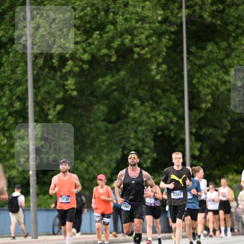 29.06.2025 - hella hamburg halbmarathon Dr. Thomas Lammeyer http://msf.ph/oto/8317473 29.06.2025 10:38:57 Kennedybrücke 2355, 2376, 2482, 2751, 2801, 3130, 3420, 4884, 5453, 6105, 6171, 6310, 6329, 7299, 8021, 8369, 8589, 8965, 9164, 9248, 9379, 9448, 10606, 10674, 11245 meine-sportfotos.de