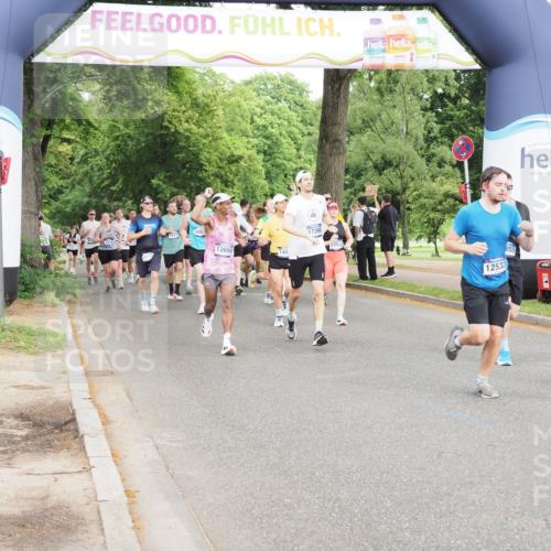 29.06.2025 - hella hamburg halbmarathon MichiJ http://msf.ph/oto/8317481 29.06.2025 10:36:45 Zwischen KM18-KM19 1086, 1342, 9723, 10184, 12094, 12533, 13269, 13690, 13962, 14033, 14990, 17173, 17395, 17855, 18058, 18926, 19112 meine-sportfotos.de