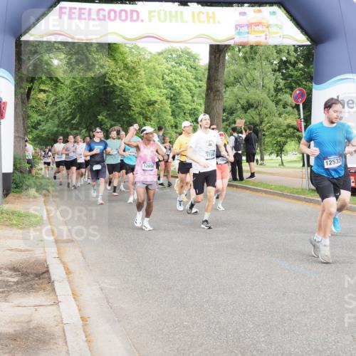 29.06.2025 - hella hamburg halbmarathon MichiJ http://msf.ph/oto/8317495 29.06.2025 10:36:45 Zwischen KM18-KM19 1086, 1342, 9723, 10184, 12094, 12533, 13269, 13690, 13962, 14033, 14990, 17173, 17395, 17855, 18058, 18926, 19112 meine-sportfotos.de