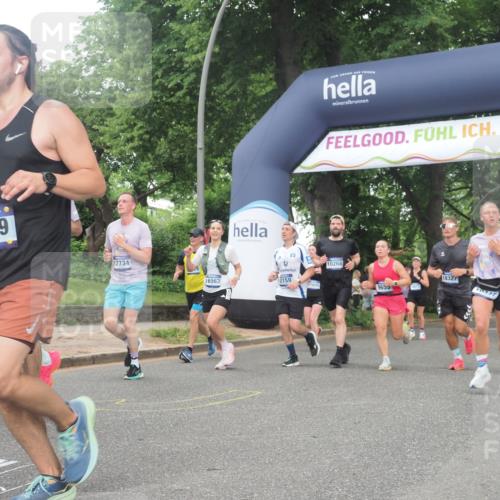 29.06.2025 - hella hamburg halbmarathon KatJ http://msf.ph/oto/8317505 29.06.2025 10:45:24 Zwischen KM18-KM19 1319, 2159, 4767, 5084, 6138, 7189 meine-sportfotos.de