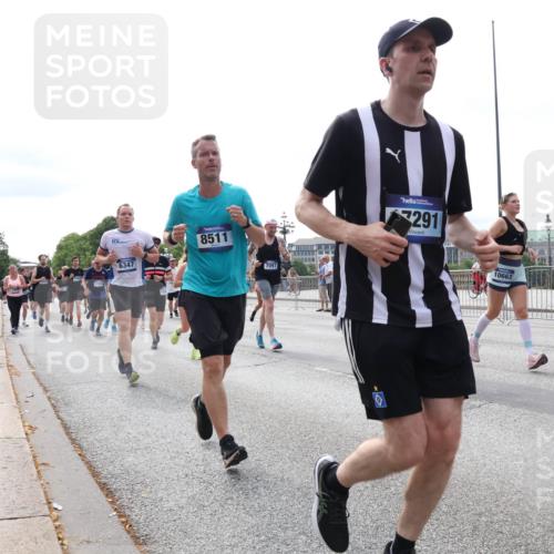 29.06.2025 - hella hamburg halbmarathon Lena Gebhardt http://msf.ph/oto/8317516 29.06.2025 10:22:33 Lombardsbrücke 6347, 8511, 7097, 291, 10663, 1003, 1029, 1187, 1419, 1598, 2009, 2022, 2063, 2294, 2351, 2479, 2514, 2766, 2886, 3003, 3050, 3108, 3172, 3430, 3457, 3458, 3511, 3600, 3601, 3910, 3946, 4113, 4114, 4131, 4366, 4556, 4559, 4829, 4969, 4970, 5079, 5223, 5343, 5798, 5838, 6030, 6048, 6049, 6303, 6307, 6347, 6820, 6826, 6899, 6977, 7097, 7188, 7190, 7276, 7529, 7794, 7925, 8355, 8511, 8855, 8884, 8931, 8954, 9256, 10826, 13921, 14525, 14801 meine-sportfotos.de