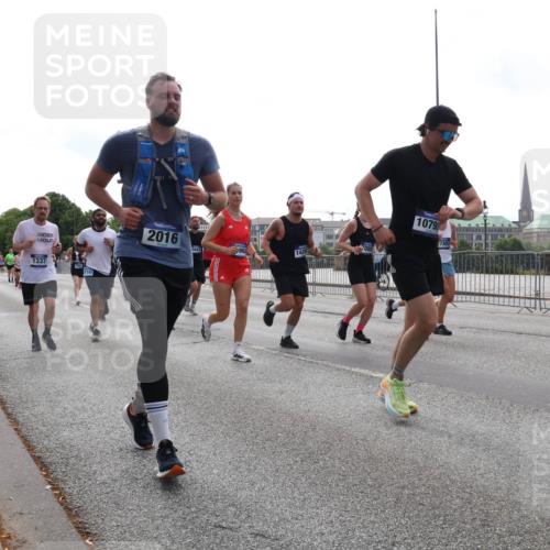 29.06.2025 - hella hamburg halbmarathon Lena Gebhardt http://msf.ph/oto/8317525 29.06.2025 10:37:29 Lombardsbrücke 1337, 710, 2016, 10798, 1022, 1276, 1337, 1475, 1488, 1490, 1597, 1819, 2016, 2031, 2072, 2104, 2199, 2272, 2480, 2486, 2640, 2853, 3127, 3230, 3633, 3714, 4097, 4347, 4733, 5146, 5171, 5186, 5224, 5522, 5538, 5560, 5640, 5786, 5790, 5875, 5940, 6172, 6243, 6584, 6804, 6821, 6955, 7085, 7124, 7202, 7235, 7321, 7350, 7544, 7707, 7777, 7823, 8007, 8257, 8258, 8315, 8811, 8843, 9054, 9055, 9247, 9524, 9895, 10506, 12123, 12254, 12472, 12824, 16680, 17798 meine-sportfotos.de