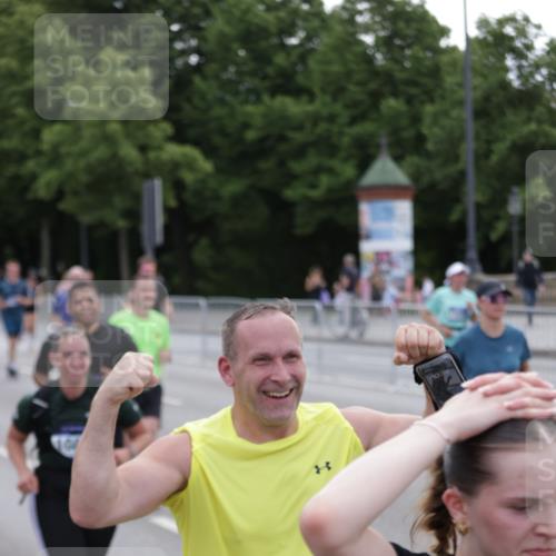 29.06.2025 - hella hamburg halbmarathon Jannik Wohlers http://msf.ph/oto/8317587 29.06.2025 10:39:01 Lombardsbrücke 1856, 1883, 2092, 2843, 3275, 3353, 3727, 4523, 4603, 4609, 4659, 4855, 4882, 6321, 6342, 6343, 6719, 6726, 6748, 7341, 7501, 7506, 7524, 7684, 8203, 8243, 8995, 9393, 9420, 9569, 9698, 9777, 10512, 10516, 10626, 10627, 10849, 10888, 11129, 11313, 11381, 11382, 11461, 11533, 11729, 12150, 12217, 12391, 12680, 13178, 13461, 13495, 13519, 14111, 14114, 14299, 14871, 14956, 15112, 15262, 15433, 15494, 15536, 15765, 16178, 16382, 16866, 16869, 16884, 17368, 17536, 17666 meine-sportfotos.de