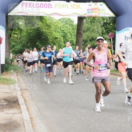 29.06.2025 - hella hamburg halbmarathon MichiJ http://msf.ph/oto/8317590 29.06.2025 10:36:46 Zwischen KM18-KM19 1086, 1342, 2592, 2596, 9723, 10184, 12094, 12533, 12690, 13269, 13690, 13962, 14033, 14990, 16369, 17173, 17395, 17855, 18058, 18926, 19112, 19198 meine-sportfotos.de