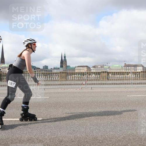 29.06.2025 - hella hamburg halbmarathon Lena Gebhardt http://msf.ph/oto/8317609 29.06.2025 09:07:38 Lombardsbrücke 287 meine-sportfotos.de
