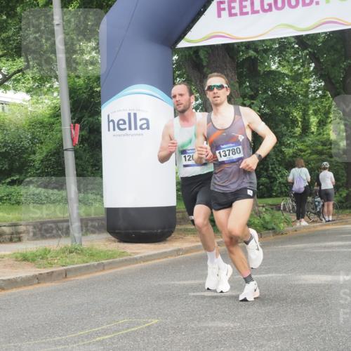 29.06.2025 - hella hamburg halbmarathon KatJ http://msf.ph/oto/8317689 29.06.2025 10:16:01 Zwischen KM18-KM19  meine-sportfotos.de