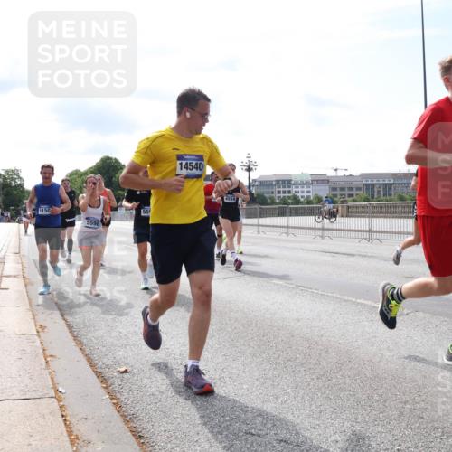 29.06.2025 - hella hamburg halbmarathon Lena Gebhardt http://msf.ph/oto/8317761 29.06.2025 10:12:39 Lombardsbrücke 5150, 5598, 559, 14540, 4554, 1020, 1051, 1249, 1610, 1785, 1850, 1851, 1939, 2531, 2661, 2891, 2963, 2964, 3182, 3248, 3262, 3746, 4453, 4499, 4532, 4554, 5150, 5166, 5176, 5597, 5598, 6207, 6822, 6871, 6966, 7014, 7474, 7907, 8917, 8971, 9253, 9254, 9405, 9705, 10067, 10581, 10685, 11025, 11509, 11720, 12456, 13566, 13816, 14313, 14540, 14863, 14868, 14869, 15012, 15369, 15531, 16323, 16379, 16473, 16826, 16911, 17061, 17994, 18178, 18493, 18530 meine-sportfotos.de