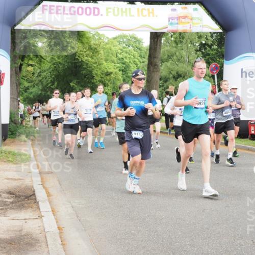 29.06.2025 - hella hamburg halbmarathon MichiJ http://msf.ph/oto/8317792 29.06.2025 10:36:48 Zwischen KM18-KM19 2592, 2596, 3060, 4847, 4890, 6282, 9200, 9619, 9723, 10184, 11977, 12271, 12533, 12690, 13962, 14033, 15384, 16369, 17173, 17395, 17855, 18926, 19112, 19198 meine-sportfotos.de