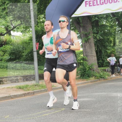 29.06.2025 - hella hamburg halbmarathon KatJ http://msf.ph/oto/8317851 29.06.2025 10:16:01 Zwischen KM18-KM19  meine-sportfotos.de