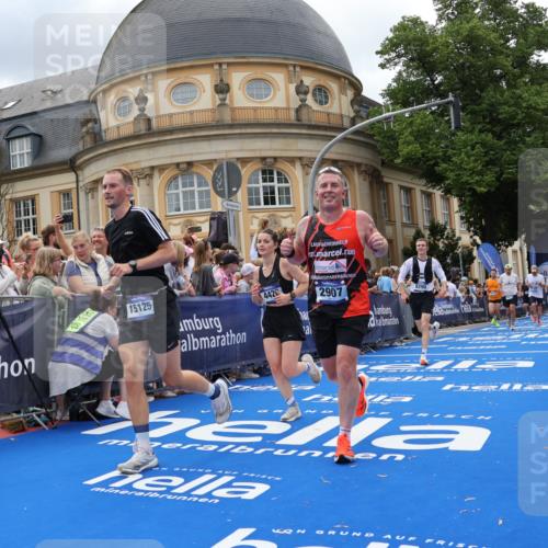 29.06.2025 - hella hamburg halbmarathon Strokosch-Dieckow http://msf.ph/oto/8317852 29.06.2025 10:58:12 Ziel 1563, 1595, 2907, 4426, 4592, 4708, 6104, 6147, 8290, 9230, 10408, 11645, 13666, 14631, 15125, 15189, 18068 meine-sportfotos.de