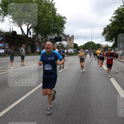 29.06.2025 - hella hamburg halbmarathon Yannick Fuchs http://msf.ph/oto/8317865 29.06.2025 10:50:51 20KM 1485, 1955, 2034, 2282, 2417, 2676, 3413, 3435, 3836, 4167, 4940, 5033, 5492, 6272, 6399, 6416, 6835, 7716, 8393, 8542, 8652, 8669, 8825, 9488, 9577, 9727, 9820, 9907, 9934, 10133, 10212, 11043, 11083, 11212, 11590, 11612, 11832, 12014, 12440, 12523, 13394, 13666, 13750, 13863, 14139, 14369, 14678, 15097, 15145, 15431, 15695, 15712, 15726, 16113, 16257, 16261, 16470, 16634, 16830, 16909, 17160, 17617, 17779, 17828, 18208, 18652, 18719, 19184 meine-sportfotos.de