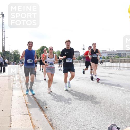 29.06.2025 - hella hamburg halbmarathon Lena Gebhardt http://msf.ph/oto/8317867 29.06.2025 10:12:40 Lombardsbrücke 5150, 5598, 5597, 4554, 1020, 1051, 1249, 1610, 1785, 1850, 1851, 1939, 2531, 2661, 2891, 2942, 2963, 2964, 3182, 3248, 3262, 3746, 4453, 4499, 4532, 4554, 5150, 5166, 5176, 5597, 5598, 6207, 6822, 6871, 6966, 7014, 7474, 7907, 8917, 8971, 9253, 9254, 9405, 10067, 10402, 10581, 10685, 11025, 11509, 11720, 12456, 13566, 13816, 14313, 14540, 14863, 14868, 14869, 15012, 15369, 15531, 16323, 16379, 16473, 16826, 16911, 17061, 17994, 18178, 18493, 18530 meine-sportfotos.de