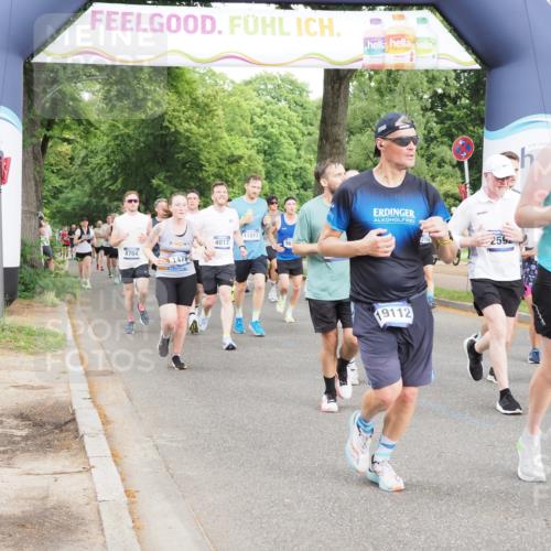 29.06.2025 - hella hamburg halbmarathon MichiJ http://msf.ph/oto/8317902 29.06.2025 10:36:49 Zwischen KM18-KM19 1452, 1476, 2592, 2596, 3060, 4017, 4847, 4890, 6282, 9200, 9619, 10184, 11451, 11977, 12271, 12533, 12690, 13233, 13962, 14033, 14192, 15384, 16369, 17395, 17855, 18926, 19112, 19198 meine-sportfotos.de