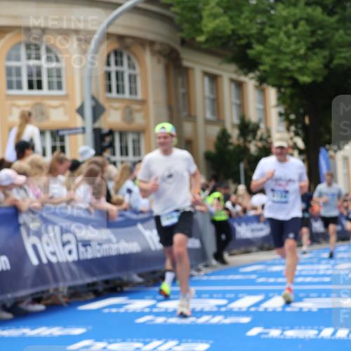 29.06.2025 - hella hamburg halbmarathon Strokosch-Dieckow http://msf.ph/oto/8317911 29.06.2025 10:58:15 Ziel 1595, 2907, 4426, 4550, 4592, 4708, 6104, 6138, 6147, 8290, 9230, 9485, 11645, 14631, 15125, 15434, 18068, 18266 meine-sportfotos.de
