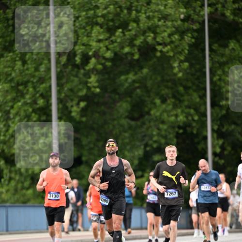 29.06.2025 - hella hamburg halbmarathon Dr. Thomas Lammeyer http://msf.ph/oto/8317932 29.06.2025 10:38:59 Kennedybrücke 2355, 2376, 2482, 2751, 2801, 3130, 3420, 4884, 5453, 6171, 6310, 6329, 7299, 8021, 8369, 8589, 8965, 9164, 9248, 9379, 9448, 10606 meine-sportfotos.de
