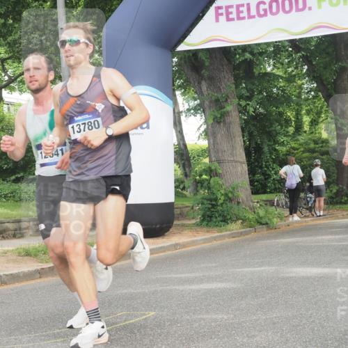 29.06.2025 - hella hamburg halbmarathon KatJ http://msf.ph/oto/8317949 29.06.2025 10:16:01 Zwischen KM18-KM19  meine-sportfotos.de