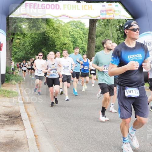 29.06.2025 - hella hamburg halbmarathon MichiJ http://msf.ph/oto/8318027 29.06.2025 10:36:49 Zwischen KM18-KM19 1452, 1476, 2592, 2596, 3060, 4017, 4847, 4890, 6282, 9200, 9619, 10184, 11451, 11977, 12271, 12533, 12690, 13233, 13962, 14033, 14192, 15384, 16369, 17395, 17855, 18926, 19112, 19198 meine-sportfotos.de