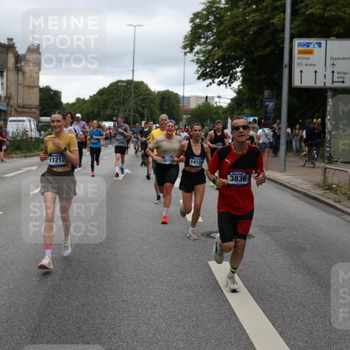 29.06.2025 - hella hamburg halbmarathon Yannick Fuchs http://msf.ph/oto/8318042 29.06.2025 10:50:51 20KM 1485, 1955, 2034, 2282, 2417, 2676, 3413, 3435, 3836, 4167, 4940, 5033, 5492, 6272, 6399, 6416, 6835, 7716, 8393, 8542, 8652, 8669, 8825, 9488, 9577, 9727, 9820, 9907, 9934, 10133, 10212, 11043, 11083, 11212, 11590, 11612, 11832, 12014, 12440, 12523, 13394, 13666, 13750, 13863, 14139, 14369, 14678, 15097, 15145, 15431, 15695, 15712, 15726, 16113, 16257, 16261, 16470, 16634, 16830, 16909, 17160, 17617, 17779, 17828, 18208, 18652, 18719, 19184 meine-sportfotos.de