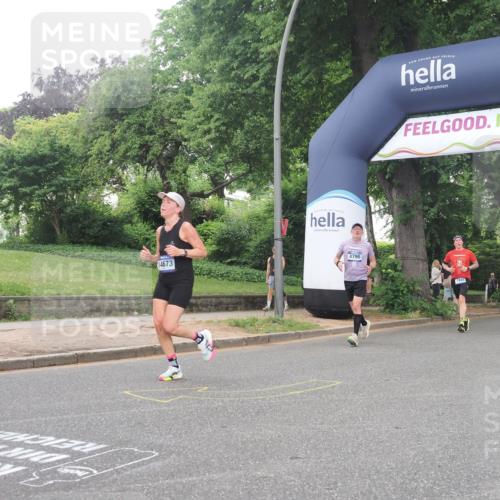 29.06.2025 - hella hamburg halbmarathon KatJ http://msf.ph/oto/8318096 29.06.2025 10:45:28 Zwischen KM18-KM19 1946, 1951, 2159, 4796, 7189 meine-sportfotos.de