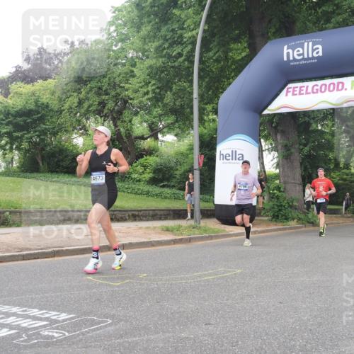 29.06.2025 - hella hamburg halbmarathon KatJ http://msf.ph/oto/8318137 29.06.2025 10:45:28 Zwischen KM18-KM19 1946, 1951, 2159, 4796, 7189 meine-sportfotos.de