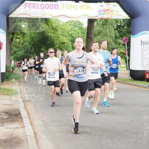 29.06.2025 - hella hamburg halbmarathon MichiJ http://msf.ph/oto/8318140 29.06.2025 10:36:50 Zwischen KM18-KM19 1452, 1476, 2592, 2596, 2706, 2889, 3060, 4017, 4847, 4890, 6282, 8704, 9200, 9619, 10184, 11340, 11451, 11977, 12271, 12533, 12690, 13233, 13962, 14033, 14192, 15384, 16369, 17395, 17855, 17982, 18926, 19112, 19198 meine-sportfotos.de