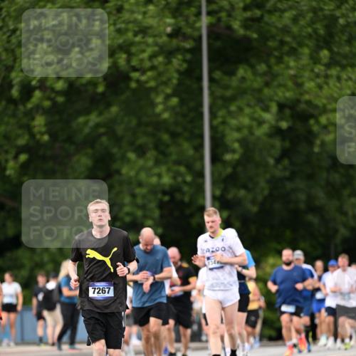 29.06.2025 - hella hamburg halbmarathon Dr. Thomas Lammeyer http://msf.ph/oto/8318156 29.06.2025 10:39:01 Kennedybrücke 2355, 2482, 2751, 2801, 3130, 3409, 3420, 4884, 5453, 6171, 6310, 6329, 6335, 6571, 7020, 7299, 8021, 8369, 8965, 9164, 9248, 9379, 10464, 10606 meine-sportfotos.de