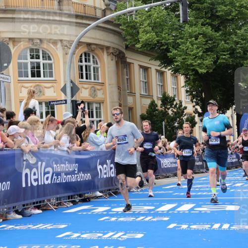 29.06.2025 - hella hamburg halbmarathon Strokosch-Dieckow http://msf.ph/oto/8318169 29.06.2025 10:58:18 Ziel 1595, 4550, 4592, 4708, 5347, 6104, 6138, 6147, 7476, 9230, 9485, 11645, 11808, 14355, 14631, 15434, 16531, 17415, 18068, 18266, 18891 meine-sportfotos.de