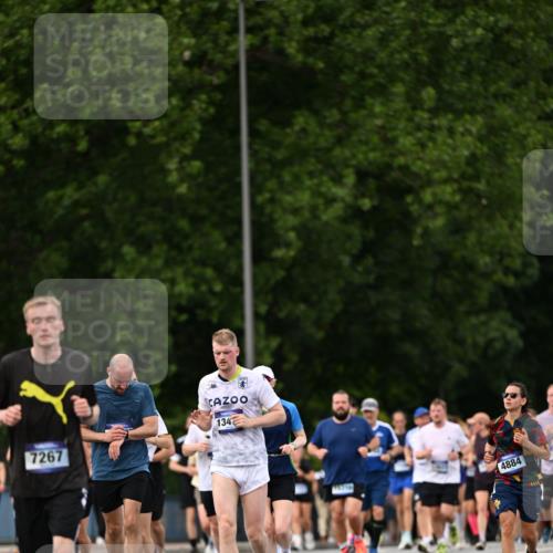 29.06.2025 - hella hamburg halbmarathon Dr. Thomas Lammeyer http://msf.ph/oto/8318193 29.06.2025 10:39:02 Kennedybrücke 1497, 2355, 2482, 2751, 2801, 3130, 3409, 3420, 4884, 5453, 6171, 6310, 6329, 6335, 6571, 7020, 7299, 8021, 8369, 8965, 9164, 9248, 10464, 10606 meine-sportfotos.de