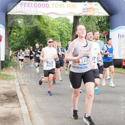 29.06.2025 - hella hamburg halbmarathon MichiJ http://msf.ph/oto/8318210 29.06.2025 10:36:51 Zwischen KM18-KM19 1452, 1476, 2592, 2596, 2706, 2889, 3060, 4017, 4847, 4890, 6158, 6282, 8704, 9200, 9619, 11340, 11451, 11977, 12271, 12533, 12690, 13233, 13962, 14033, 14192, 15384, 16369, 17395, 17855, 17982, 18066, 18926, 19109, 19112, 19198 meine-sportfotos.de