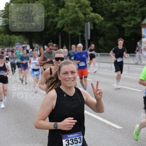 29.06.2025 - hella hamburg halbmarathon Jannik Wohlers http://msf.ph/oto/8318251 29.06.2025 10:39:04 Lombardsbrücke 1856, 1883, 2092, 2578, 2843, 3275, 3353, 3727, 4603, 4609, 4855, 4882, 5045, 5701, 6321, 6342, 6343, 6719, 6726, 6748, 7501, 7524, 7684, 8203, 8995, 9393, 9569, 9698, 9747, 9777, 10512, 10626, 10627, 10849, 10888, 11129, 11313, 11381, 11382, 11461, 11533, 11729, 12150, 12217, 12391, 12680, 13178, 13461, 13495, 13519, 14111, 14114, 14299, 14674, 14871, 15112, 15433, 15494, 15536, 16178, 16382, 16866, 16869, 16884, 17379, 17536, 17666 meine-sportfotos.de