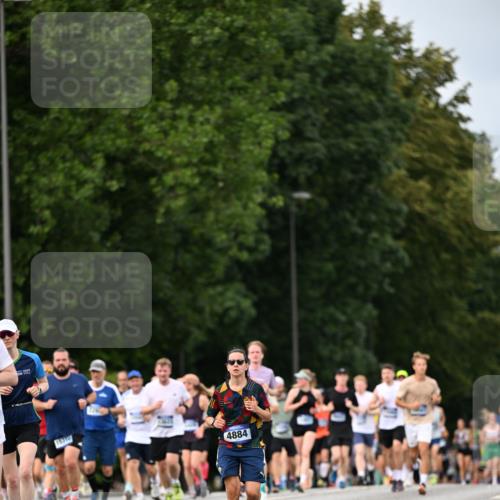 29.06.2025 - hella hamburg halbmarathon Dr. Thomas Lammeyer http://msf.ph/oto/8318254 29.06.2025 10:39:03 Kennedybrücke 1497, 2265, 2355, 2482, 2751, 2801, 3130, 3409, 3420, 4884, 5453, 6171, 6310, 6329, 6335, 6571, 7020, 7299, 8369, 8965, 9164, 9248, 10464, 10606 meine-sportfotos.de
