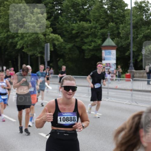 29.06.2025 - hella hamburg halbmarathon Jannik Wohlers http://msf.ph/oto/8318295 29.06.2025 10:39:04 Lombardsbrücke 1856, 1883, 2092, 2578, 2843, 3275, 3353, 3727, 4603, 4609, 4855, 4882, 5045, 5701, 6321, 6342, 6343, 6719, 6726, 6748, 7501, 7524, 7684, 8203, 8995, 9393, 9569, 9698, 9747, 9777, 10512, 10626, 10627, 10849, 10888, 11129, 11313, 11381, 11382, 11461, 11533, 11729, 12150, 12217, 12391, 12680, 13178, 13461, 13495, 13519, 14111, 14114, 14299, 14674, 14871, 15112, 15433, 15494, 15536, 16178, 16382, 16866, 16869, 16884, 17379, 17536, 17666 meine-sportfotos.de