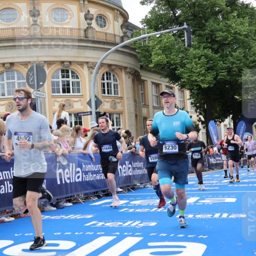 29.06.2025 - hella hamburg halbmarathon Strokosch-Dieckow http://msf.ph/oto/8318303 29.06.2025 10:58:19 Ziel 1595, 4550, 4592, 4708, 4767, 5347, 6104, 6138, 6147, 7476, 9230, 9485, 11645, 11808, 14355, 14631, 15434, 16531, 17415, 18068, 18266, 18891 meine-sportfotos.de
