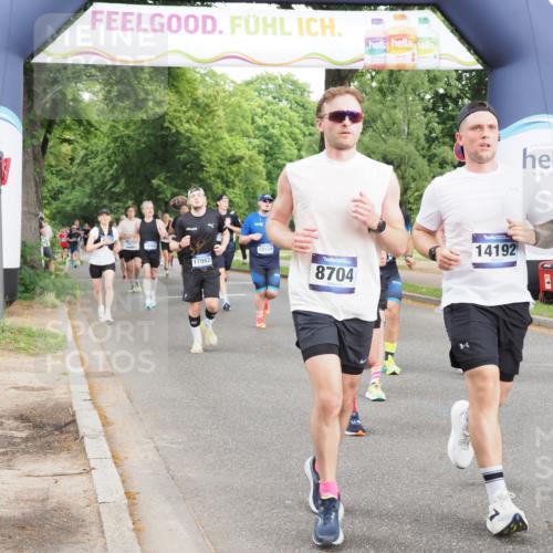 29.06.2025 - hella hamburg halbmarathon MichiJ http://msf.ph/oto/8318329 29.06.2025 10:36:52 Zwischen KM18-KM19 1452, 1476, 2592, 2596, 2706, 2889, 3060, 4017, 4847, 4890, 6158, 6282, 7332, 8704, 9038, 9200, 9619, 11340, 11451, 11977, 12271, 12533, 12690, 13233, 13962, 14033, 14192, 15384, 15422, 16369, 16627, 17395, 17982, 18066, 18926, 19109, 19112, 19122, 19198 meine-sportfotos.de