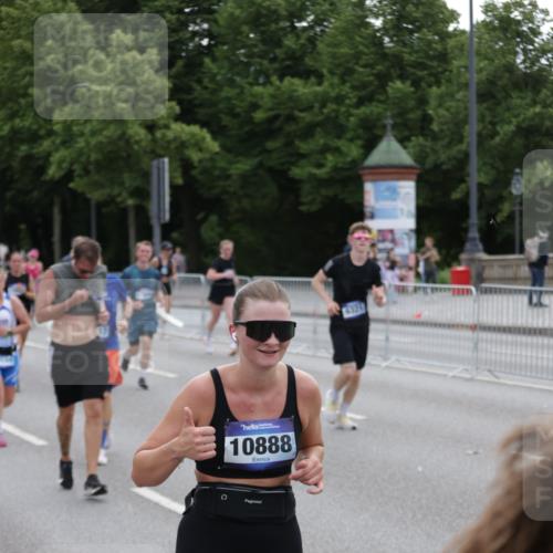 29.06.2025 - hella hamburg halbmarathon Jannik Wohlers http://msf.ph/oto/8318340 29.06.2025 10:39:04 Lombardsbrücke 1856, 1883, 2092, 2578, 2843, 3275, 3353, 3727, 4603, 4609, 4855, 4882, 5045, 5701, 6321, 6342, 6343, 6719, 6726, 6748, 7501, 7524, 7684, 8203, 8995, 9393, 9569, 9698, 9747, 9777, 10512, 10626, 10627, 10849, 10888, 11129, 11313, 11381, 11382, 11461, 11533, 11729, 12150, 12217, 12391, 12680, 13178, 13461, 13495, 13519, 14111, 14114, 14299, 14674, 14871, 15112, 15433, 15494, 15536, 16178, 16382, 16866, 16869, 16884, 17379, 17536, 17666 meine-sportfotos.de