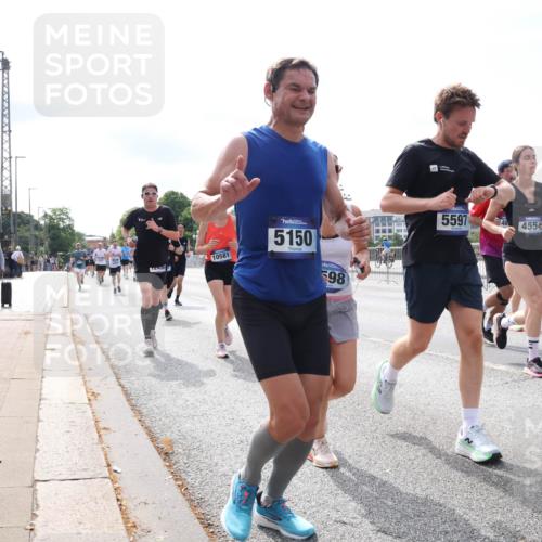 29.06.2025 - hella hamburg halbmarathon Lena Gebhardt http://msf.ph/oto/8318373 29.06.2025 10:12:41 Lombardsbrücke 10581, 5150, 98, 5597, 4554, 1020, 1051, 1249, 1610, 1785, 1850, 1851, 1939, 2531, 2661, 2891, 2942, 2963, 2964, 3182, 3248, 3262, 3746, 4453, 4499, 4532, 4554, 5150, 5166, 5176, 5597, 5598, 6207, 6822, 6871, 6966, 7014, 7474, 7907, 8917, 8971, 9253, 9254, 9405, 10067, 10402, 10581, 10685, 11025, 11509, 11720, 12456, 13566, 13816, 14313, 14540, 14863, 14868, 14869, 15012, 15369, 15531, 16323, 16379, 16473, 16826, 16911, 17061, 17994, 18178, 18493, 18530 meine-sportfotos.de