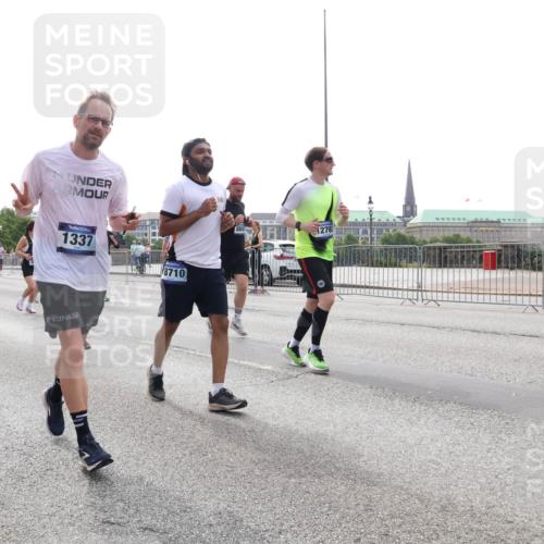 29.06.2025 - hella hamburg halbmarathon Lena Gebhardt http://msf.ph/oto/8318391 29.06.2025 10:37:30 Lombardsbrücke 12935, 1337, 8710, 8843, 1276, 1022, 1276, 1337, 1475, 1488, 1490, 1597, 1819, 2016, 2031, 2072, 2104, 2199, 2272, 2480, 2486, 2640, 2853, 3127, 3230, 3633, 3714, 4097, 4347, 4733, 5146, 5171, 5186, 5522, 5560, 5640, 5786, 5790, 5875, 5940, 6172, 6243, 6584, 6804, 6821, 6955, 7085, 7124, 7235, 7321, 7350, 7544, 7707, 7777, 7823, 8007, 8257, 8258, 8315, 8811, 8843, 9054, 9055, 9247, 9288, 9524, 9895, 10159, 10506, 12123, 12254, 12472, 12824, 16680, 17798 meine-sportfotos.de