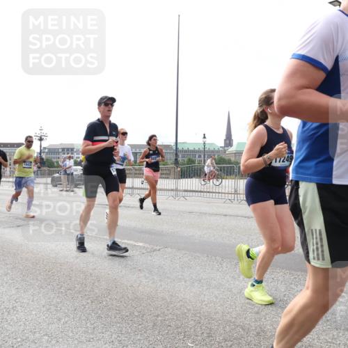 29.06.2025 - hella hamburg halbmarathon Lena Gebhardt http://msf.ph/oto/8318399 29.06.2025 10:22:35 Lombardsbrücke 10432, 13369, 3769, 106, 1, 17249, 6341, 1003, 1029, 1187, 1419, 1598, 2009, 2022, 2063, 2294, 2351, 2479, 2514, 2766, 2886, 3003, 3050, 3108, 3172, 3430, 3457, 3458, 3511, 3600, 3601, 3910, 3946, 4113, 4114, 4131, 4366, 4556, 4559, 4829, 4969, 4970, 5079, 5223, 5343, 5629, 5798, 5838, 6030, 6048, 6049, 6303, 6307, 6347, 6820, 6826, 6899, 6977, 7097, 7188, 7190, 7276, 7529, 7794, 7925, 8355, 8511, 8855, 8884, 8931, 8954, 9256, 10826, 13921, 14525, 14801 meine-sportfotos.de