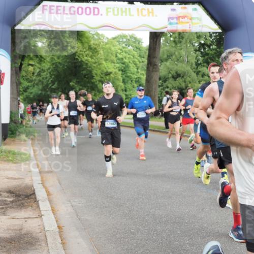 29.06.2025 - hella hamburg halbmarathon MichiJ http://msf.ph/oto/8318410 29.06.2025 10:36:52 Zwischen KM18-KM19 1452, 1476, 2592, 2596, 2706, 2889, 3060, 4017, 4847, 4890, 6158, 6282, 7332, 8704, 9038, 9200, 9619, 11340, 11451, 11977, 12271, 12533, 12690, 13233, 13962, 14033, 14192, 15384, 15422, 16369, 16627, 17395, 17982, 18066, 18926, 19109, 19112, 19122, 19198 meine-sportfotos.de